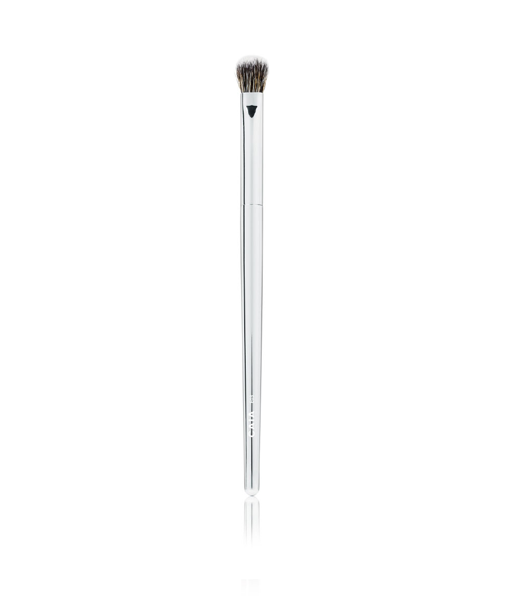 TAPERED BLENDING BRUSH 03 ryhmässä SIVELTIMET & TARVIKKEET / SIVELTIMET / Luomiväriharjat @ CAIA Cosmetics (CAI104)
