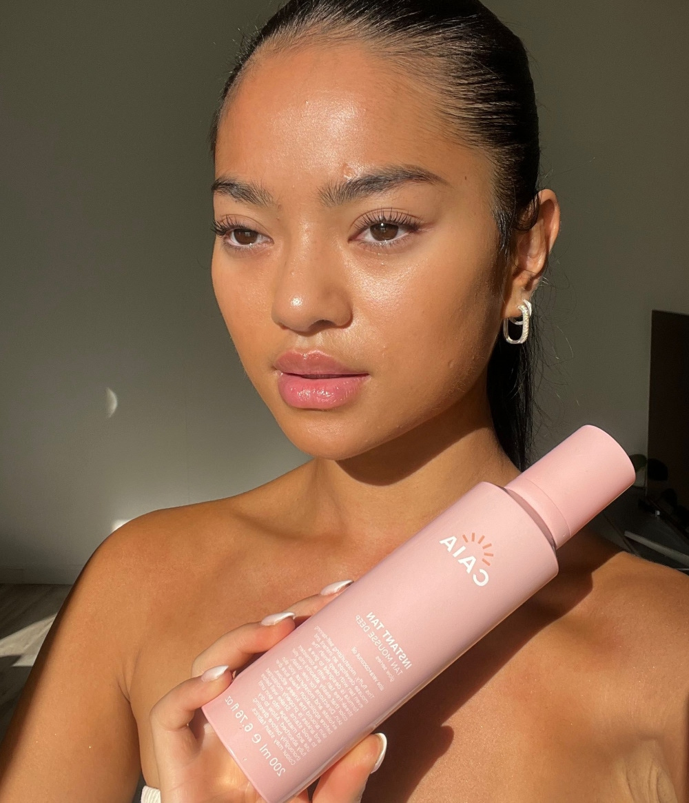 INSTANTLY TANNED INSTANTLY TANNED