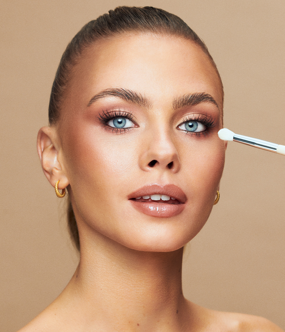 TAPERED CREASE BLENDING BRUSH 14  TAPERED CREASE BLENDING BRUSH 14