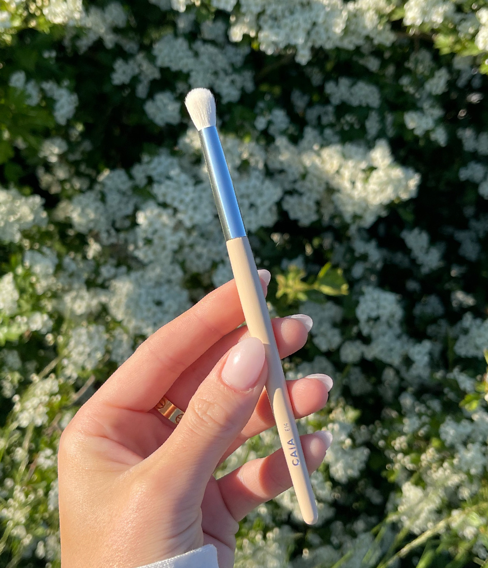 TAPERED CREASE BLENDING BRUSH 14  TAPERED CREASE BLENDING BRUSH 14