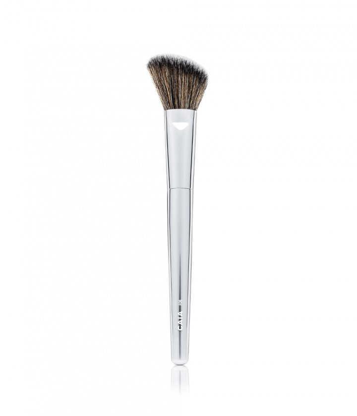 ANGLED BLUSH BRUSH F06 ryhmässä SIVELTIMET & TARVIKKEET / SIVELTIMET / Meikkisiveltimet @ CAIA Cosmetics (CAI547)