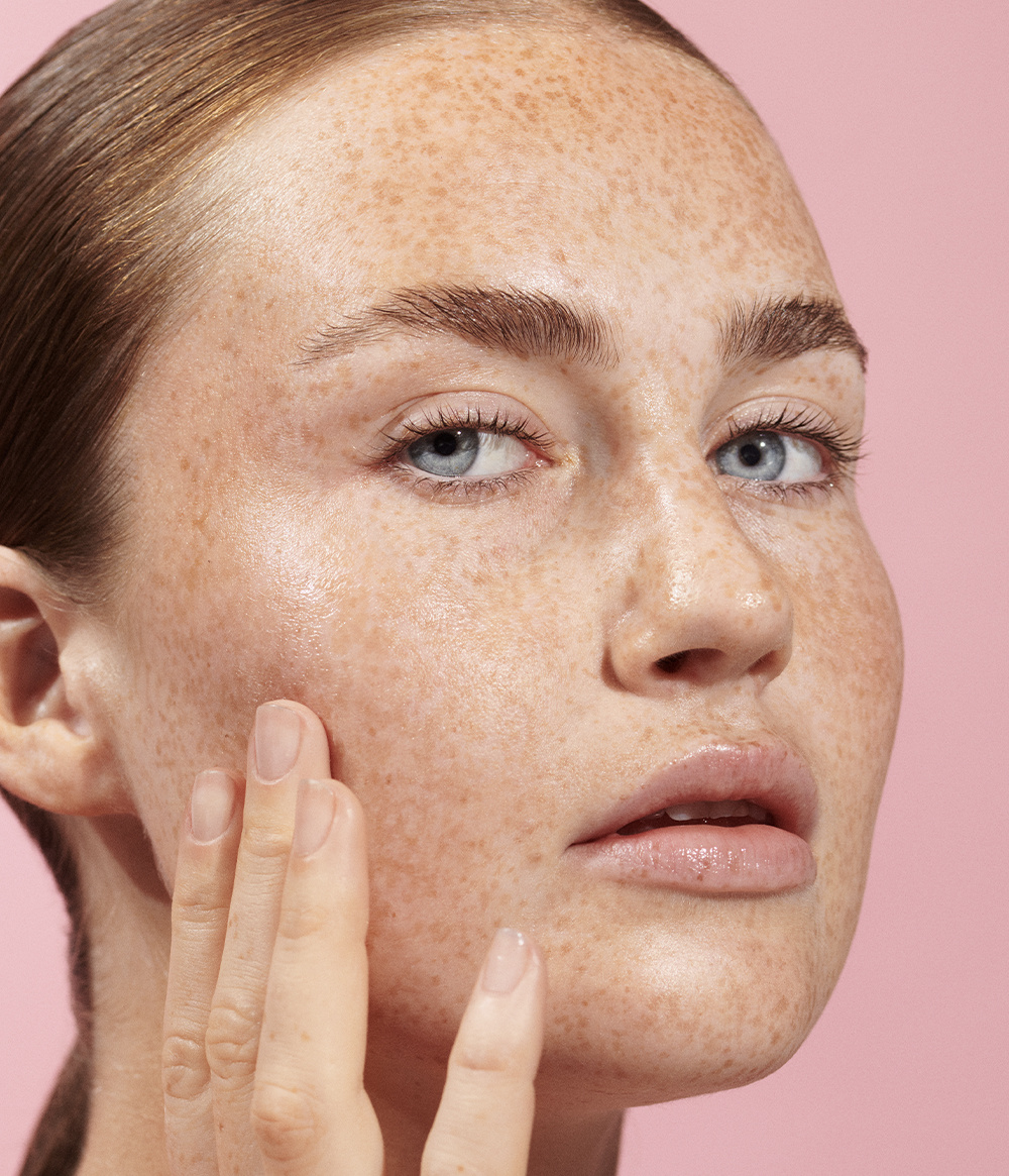 THE ESSENTIAL FACE OIL THE ESSENTIAL FACE OIL